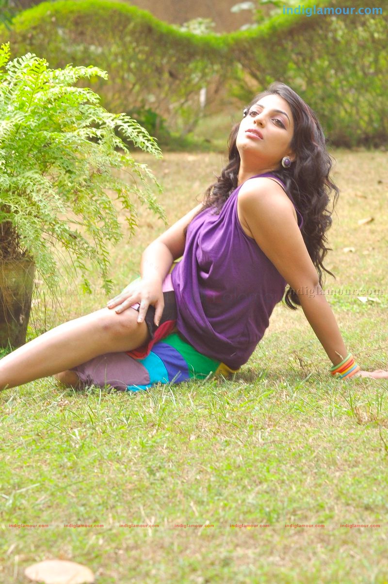 Mythili Actress hd photo
