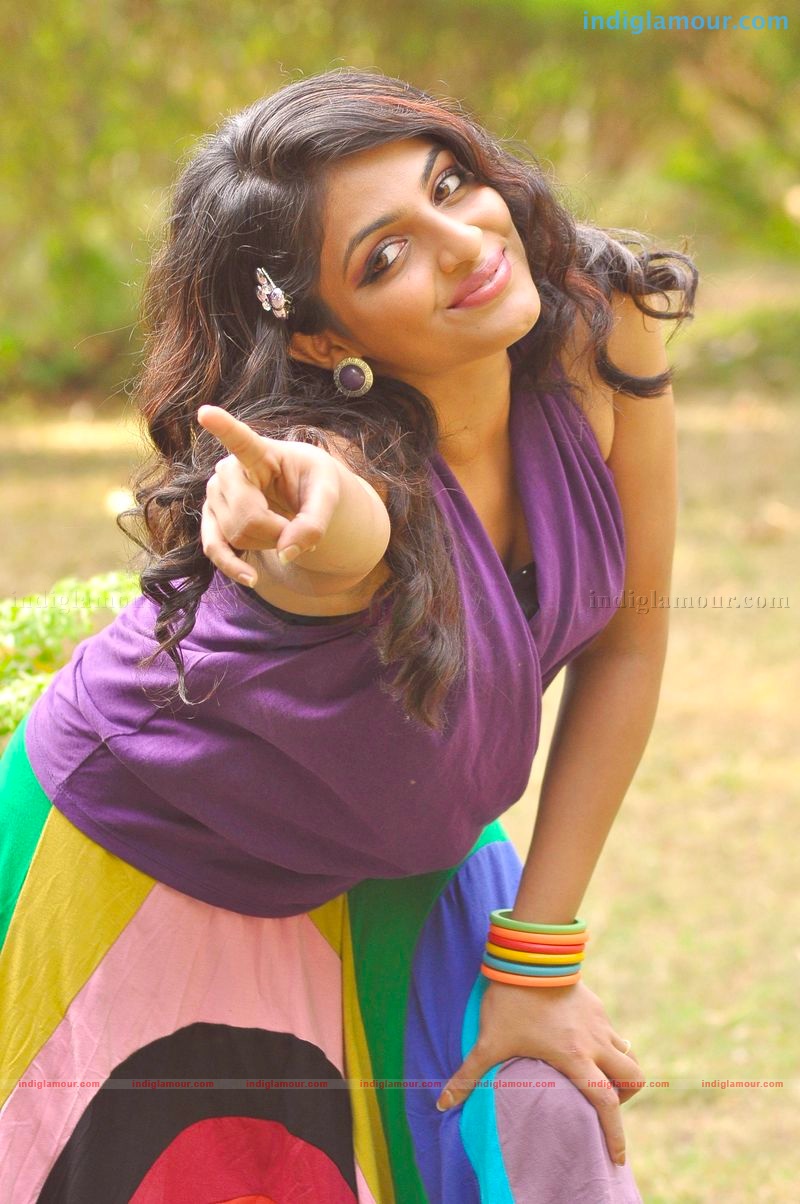 Mythili Actress hd photo