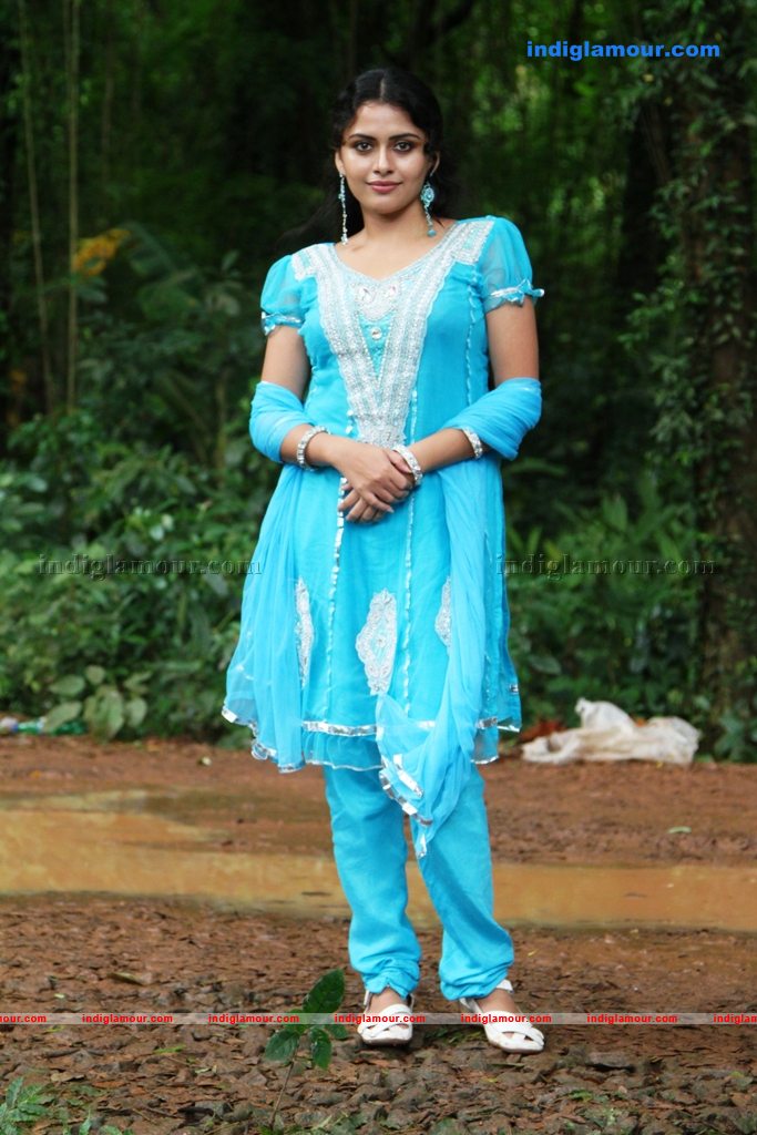 Dhanya Mary Varghese Actress hd photo