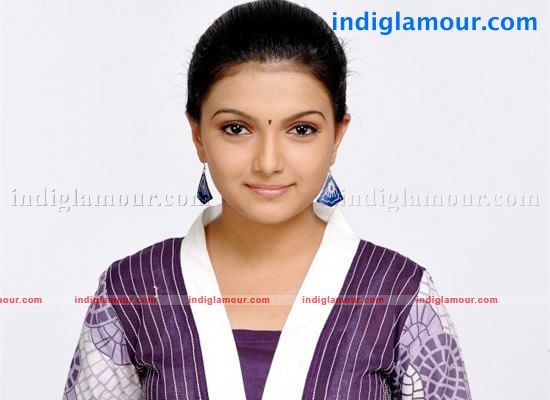Saranya Mohan Actress hd photo