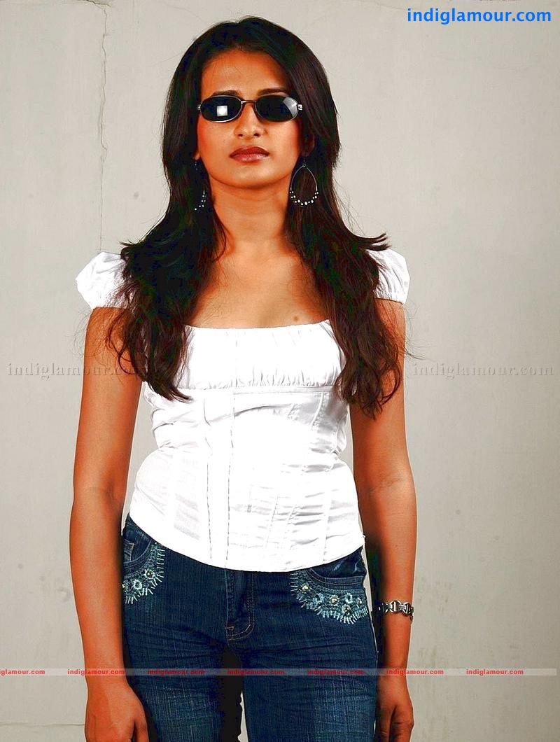 Arya Menon Actress hd photo