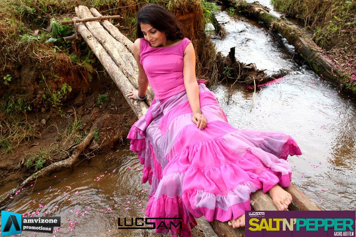 Mythili Actress hd photo