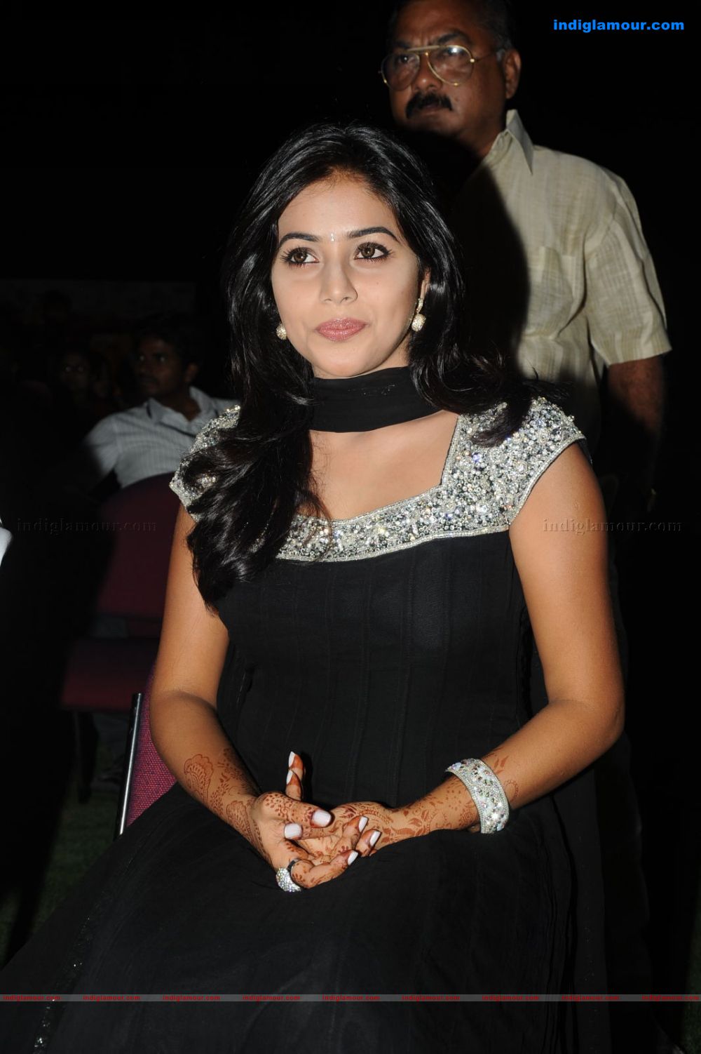 Poorna Actress hd photo