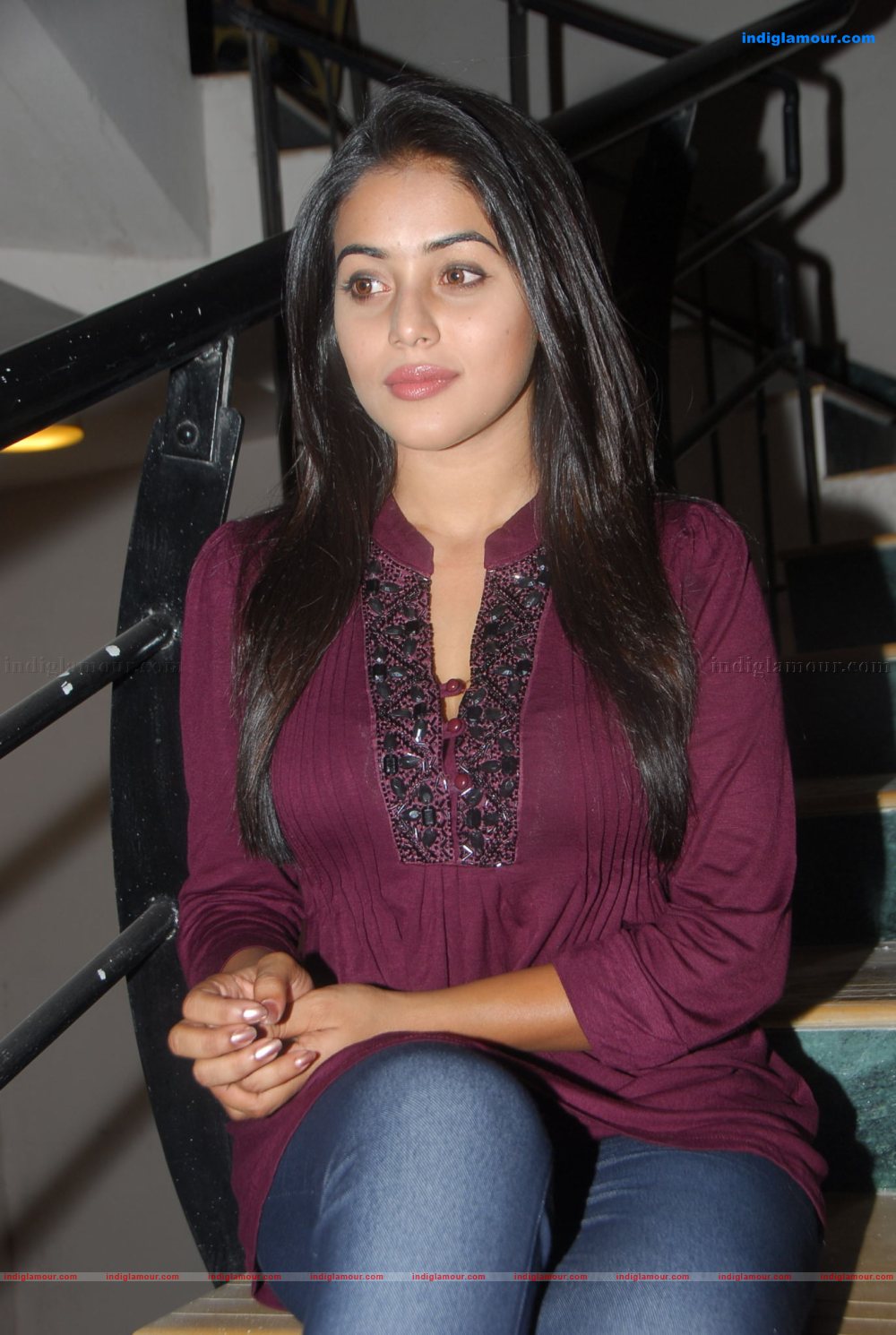 Poorna Actress hd photo
