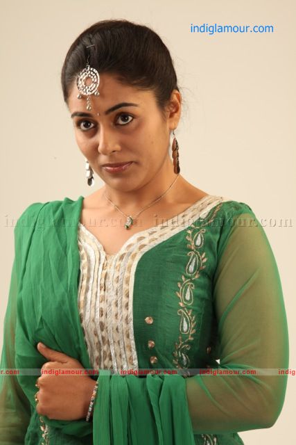 Lakshmi menon Actress hd photo
