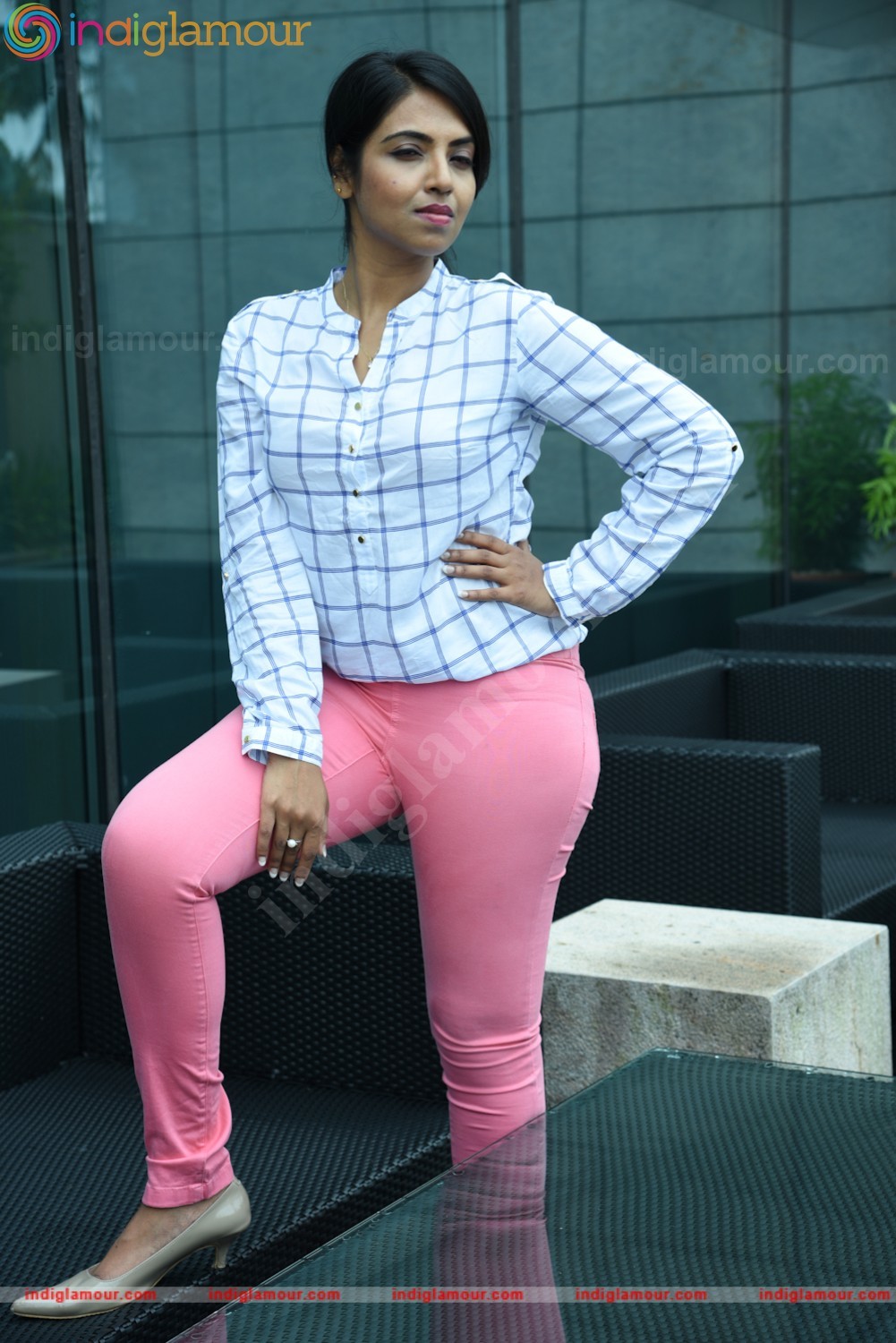 Sasha Gopinath Actress hd photo