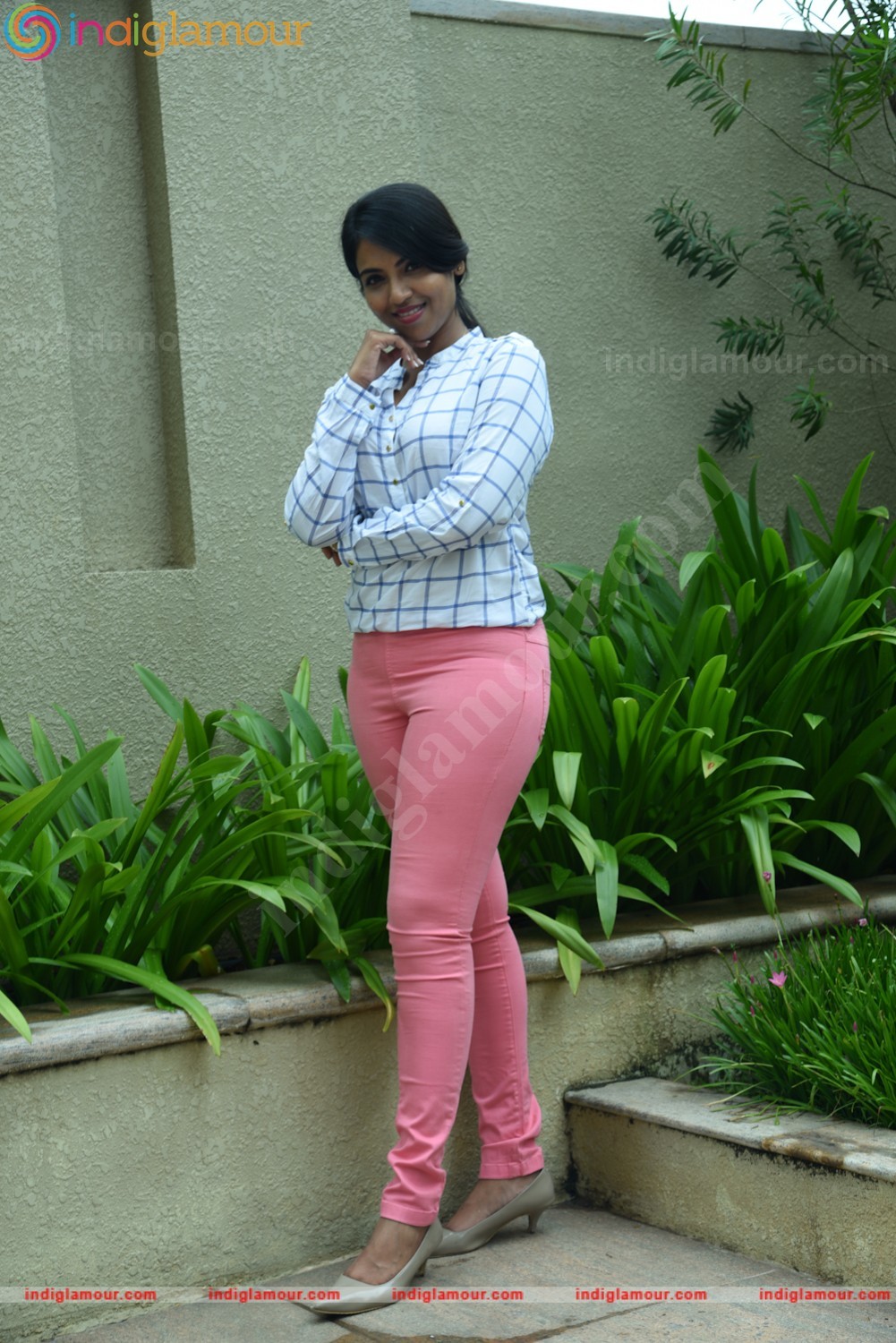 Sasha Gopinath Actress hd photo