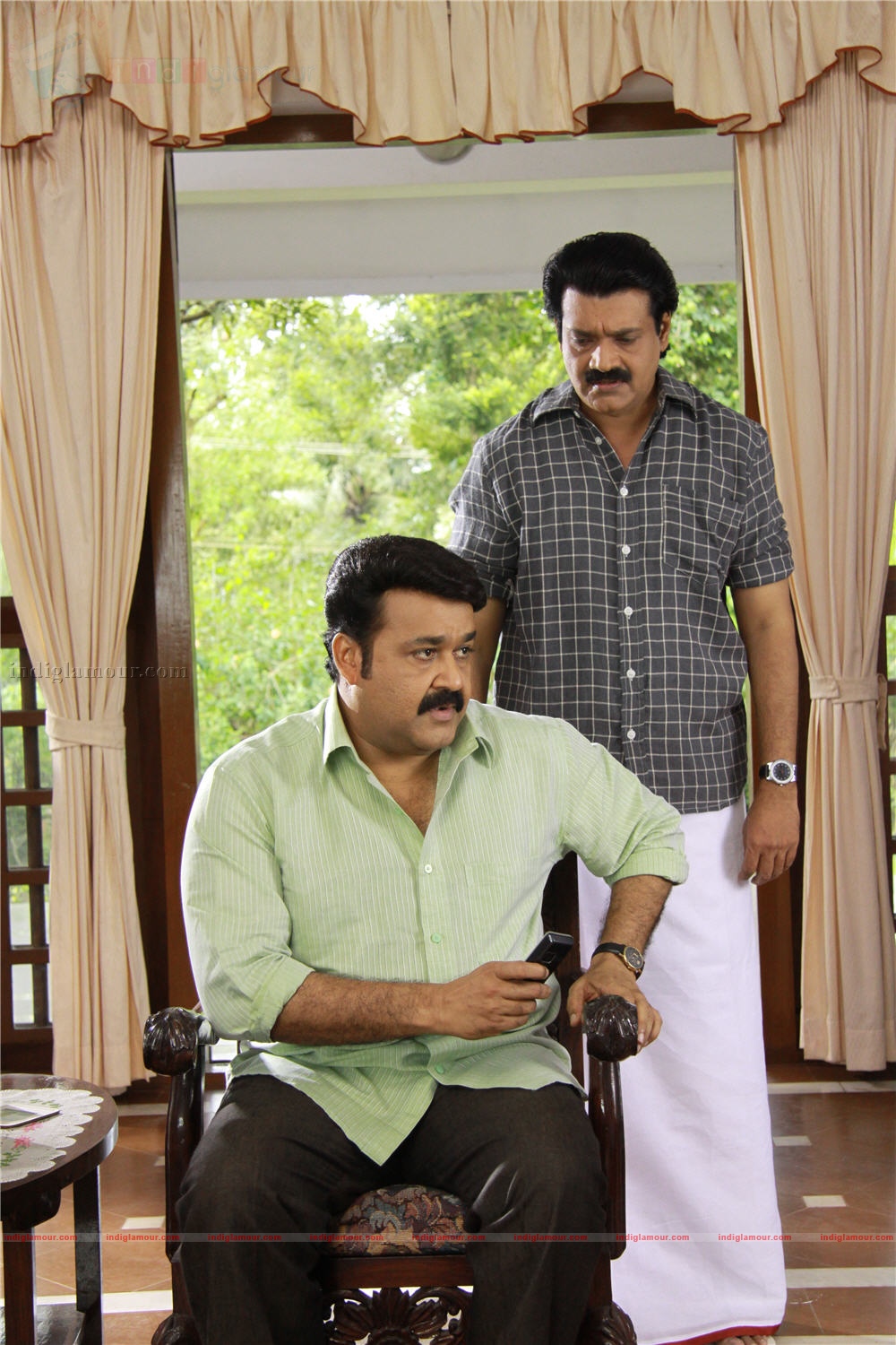 Ividum Swargam Aanu Movie hd photo