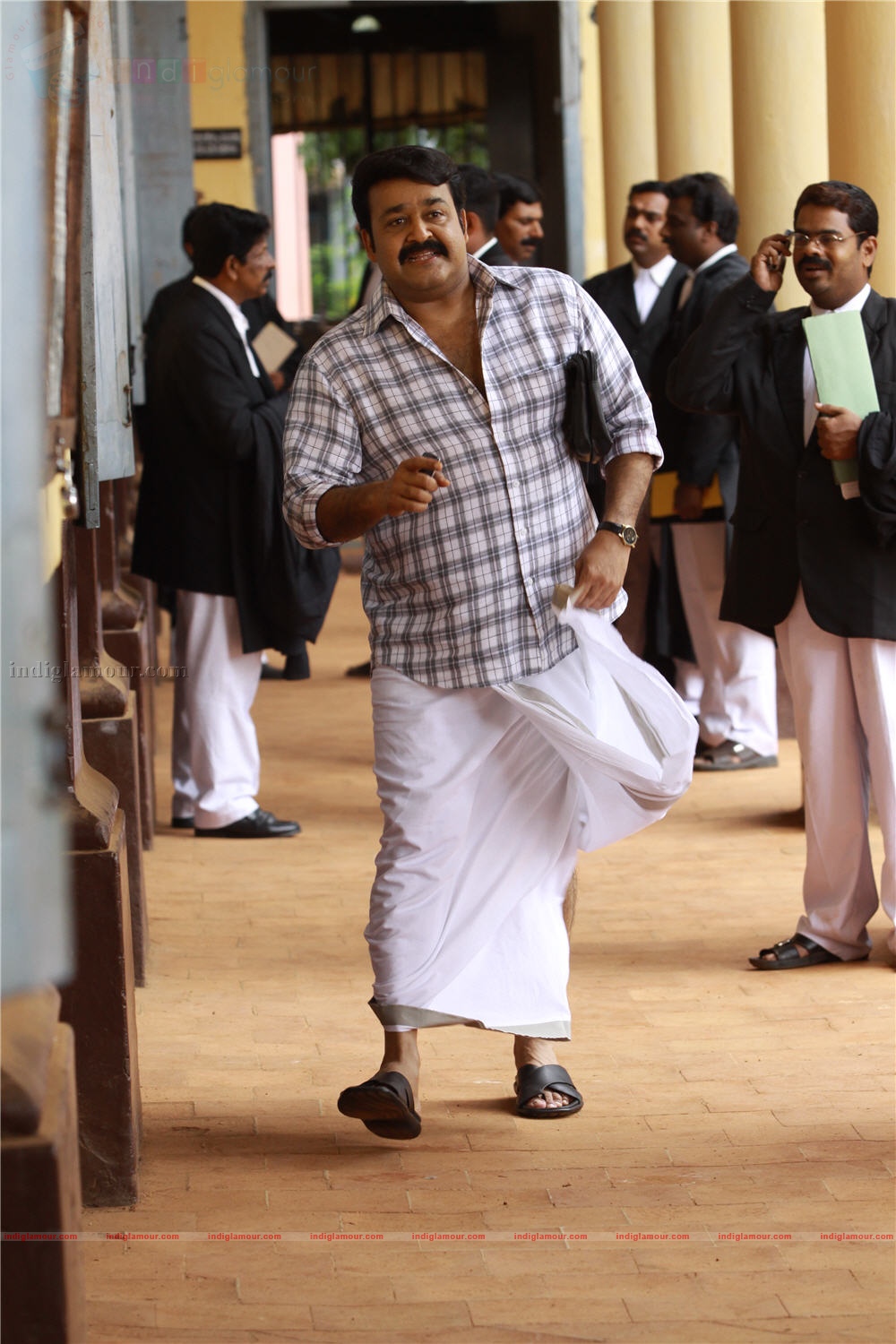 Ividum Swargam Aanu Movie hd photo