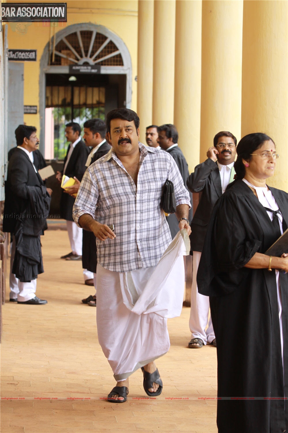 Ividum Swargam Aanu Movie hd photo