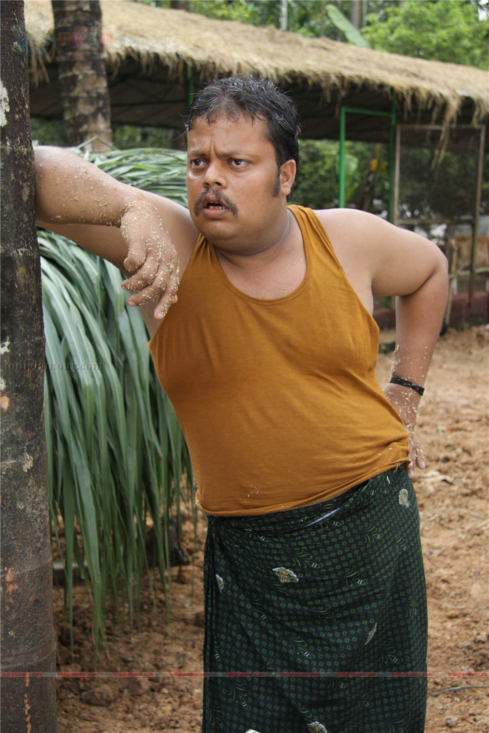 Ividum Swargam Aanu Movie hd photo
