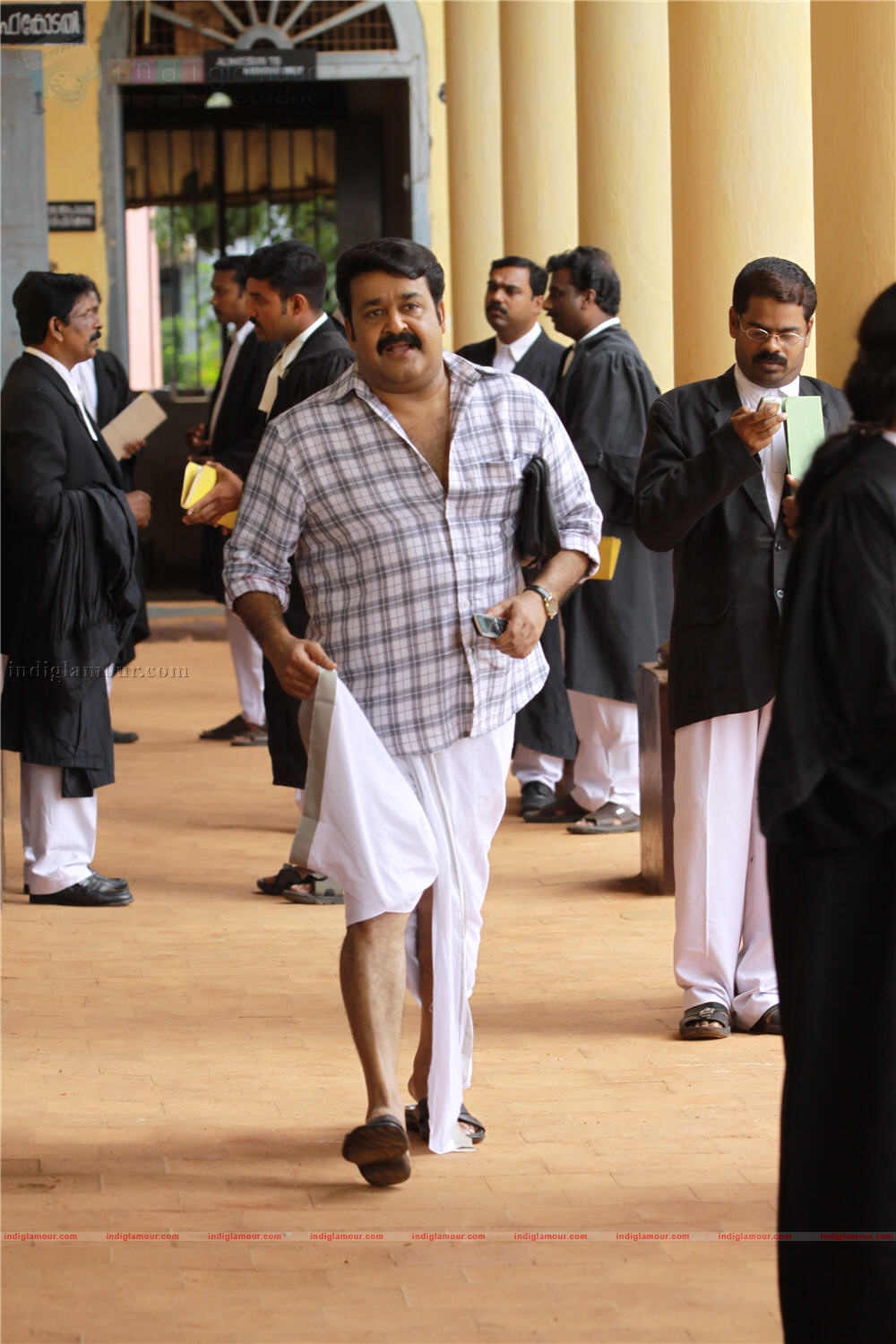Ividum Swargam Aanu Movie hd photo