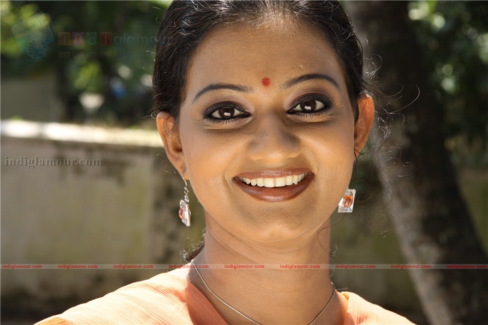 Ividum Swargam Aanu Movie hd photo