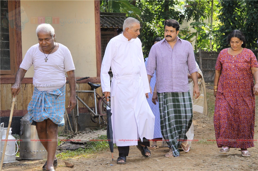 Ividum Swargam Aanu Movie hd photo