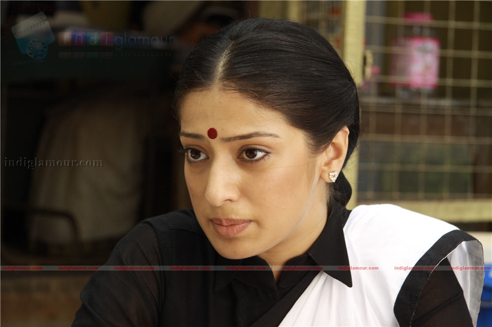 Ividum Swargam Aanu Movie hd photo