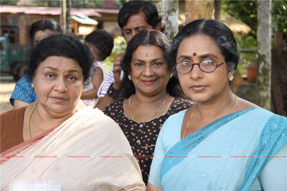 Ividum Swargam Aanu Movie hd photo