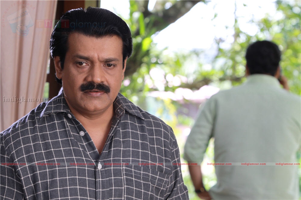 Ividum Swargam Aanu Movie hd photo