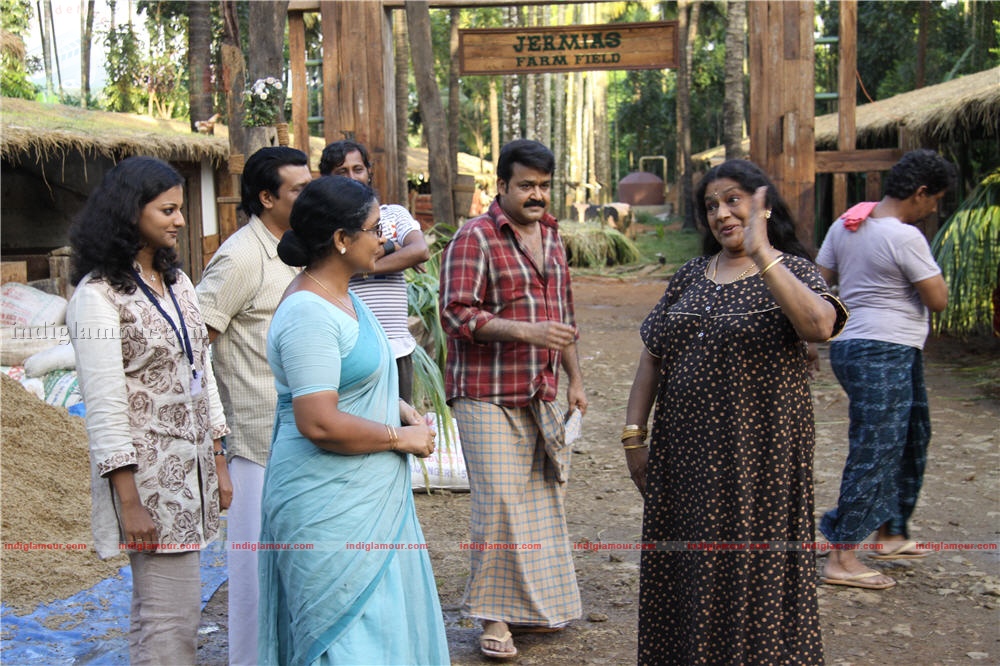 Ividum Swargam Aanu Movie hd photo