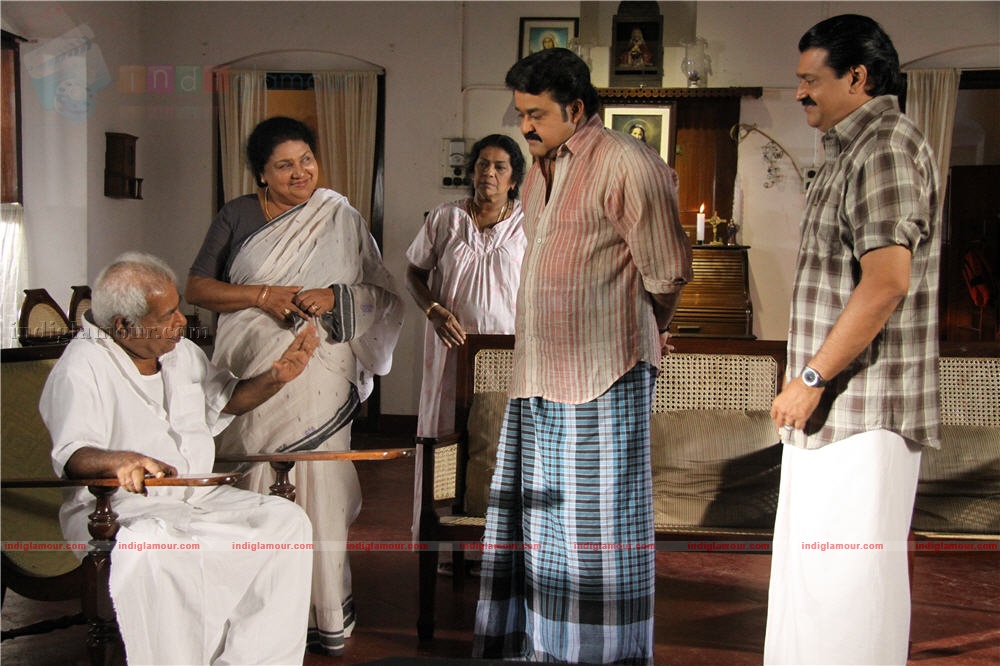Ividum Swargam Aanu Movie hd photo
