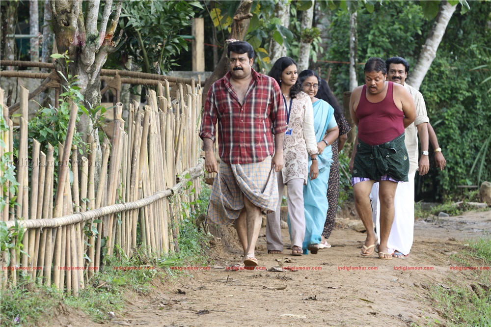 Ividum Swargam Aanu Movie hd photo