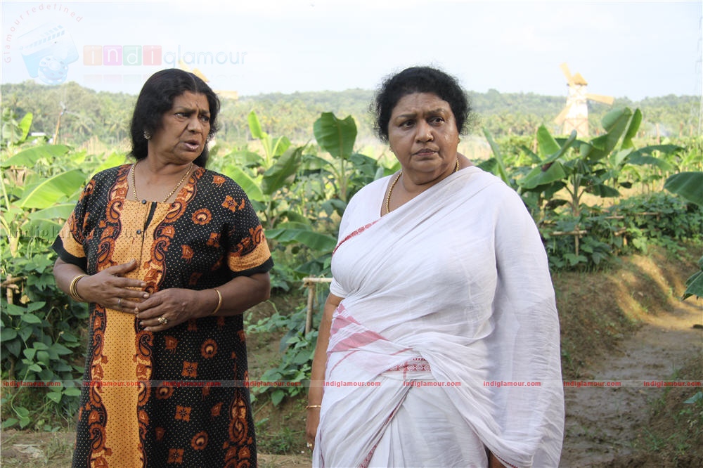Ividum Swargam Aanu Movie hd photo