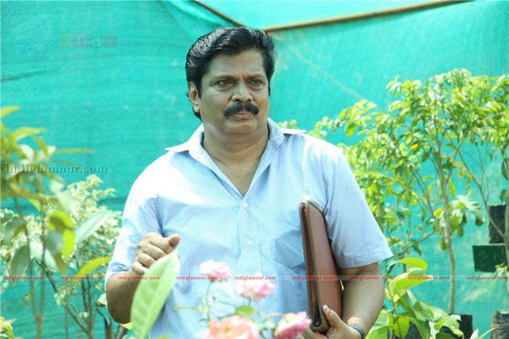 Ividum Swargam Aanu Movie hd photo