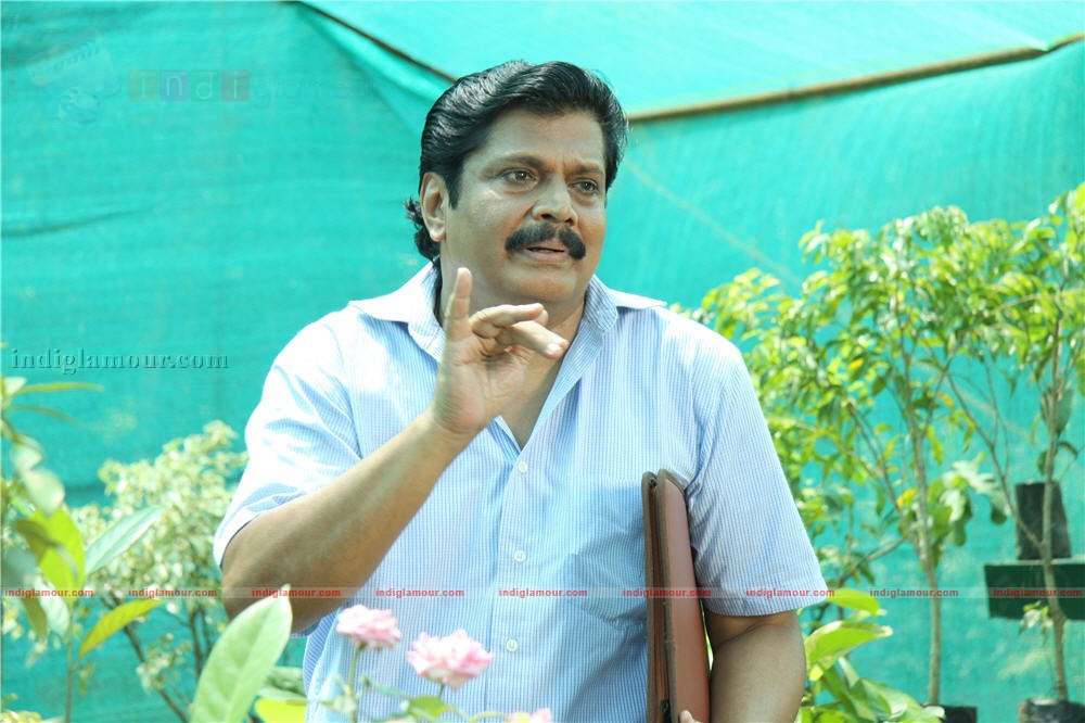 Ividum Swargam Aanu Movie hd photo