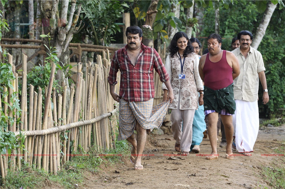 Ividum Swargam Aanu Movie hd photo
