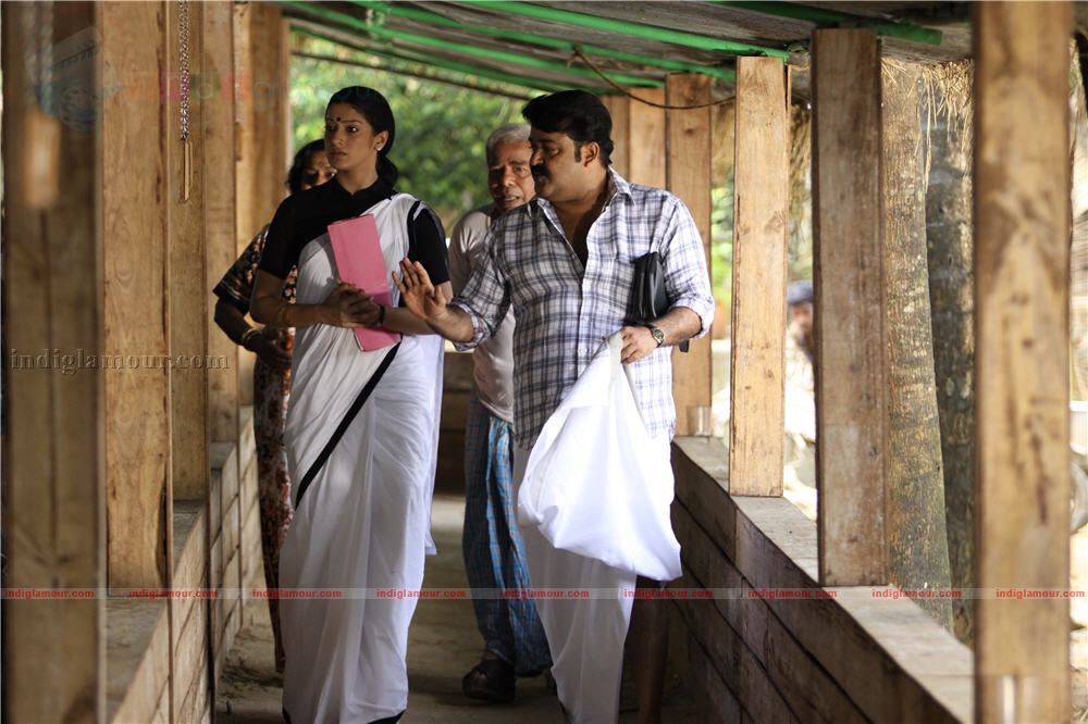 Ividum Swargam Aanu Movie hd photo