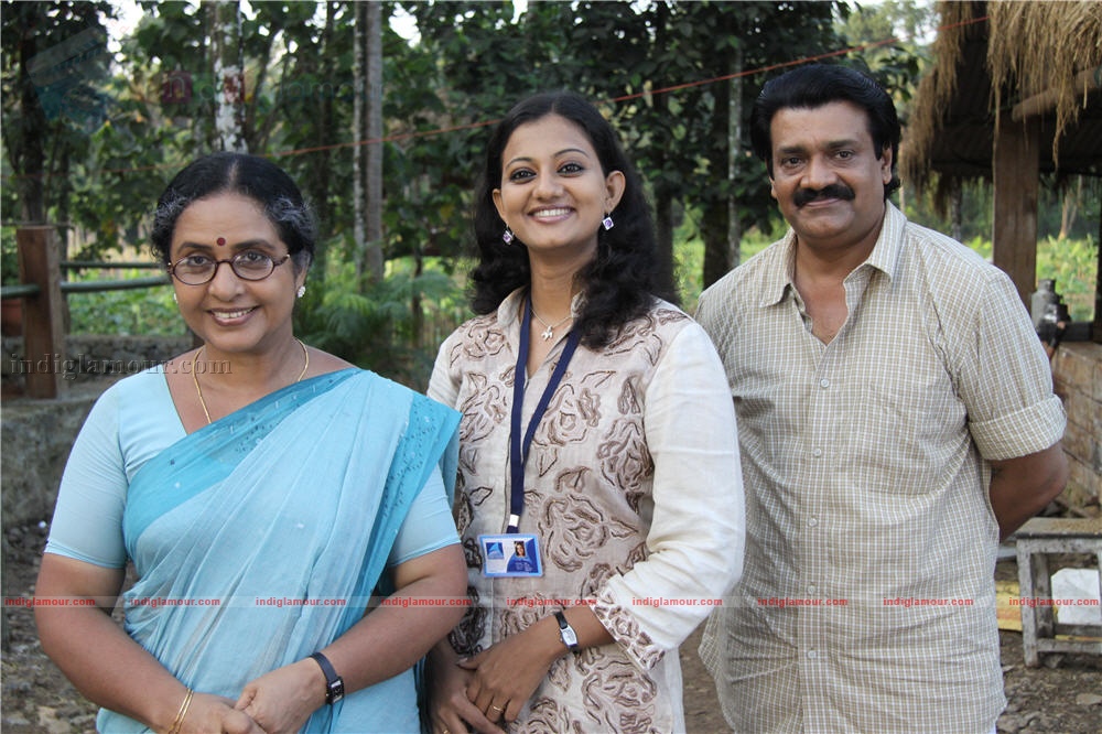 Ividum Swargam Aanu Movie hd photo