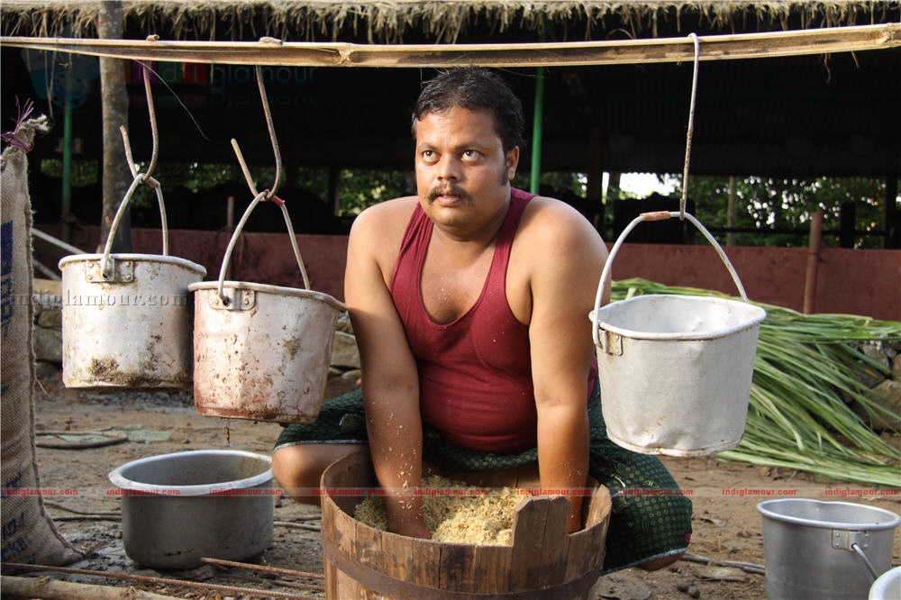 Ividum Swargam Aanu Movie hd photo