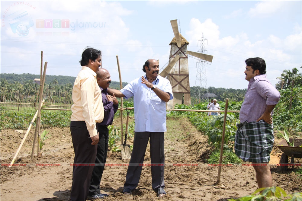 Ividum Swargam Aanu Movie hd photo