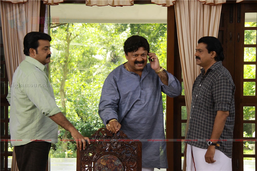 Ividum Swargam Aanu Movie hd photo