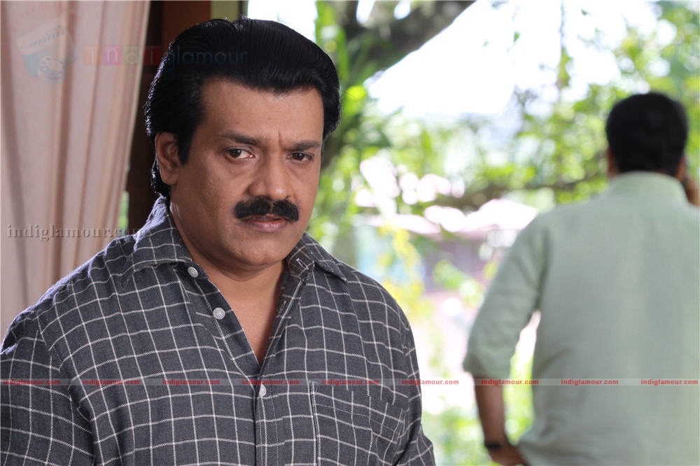 Ividum Swargam Aanu Movie hd photo