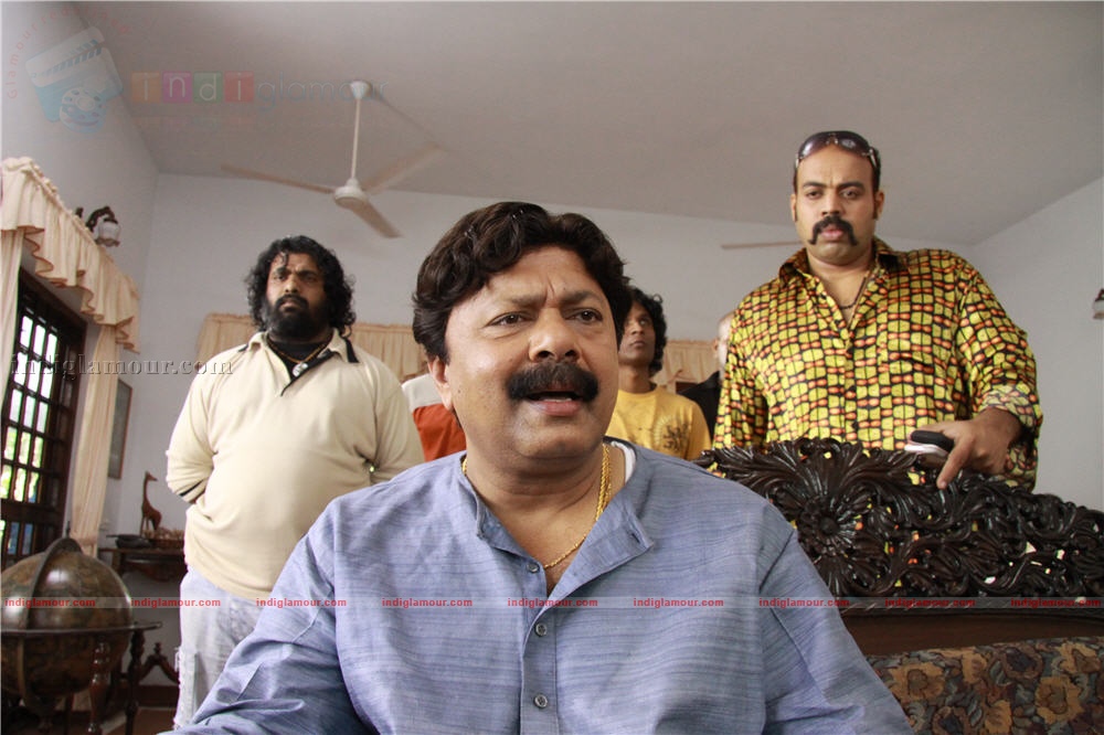 Ividum Swargam Aanu Movie hd photo