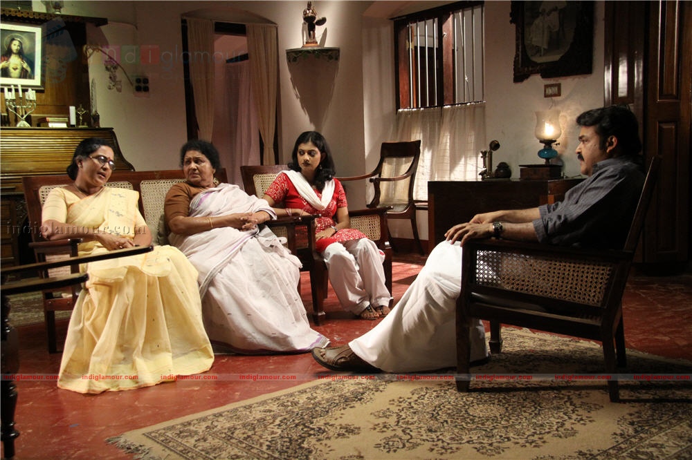 Ividum Swargam Aanu Movie hd photo