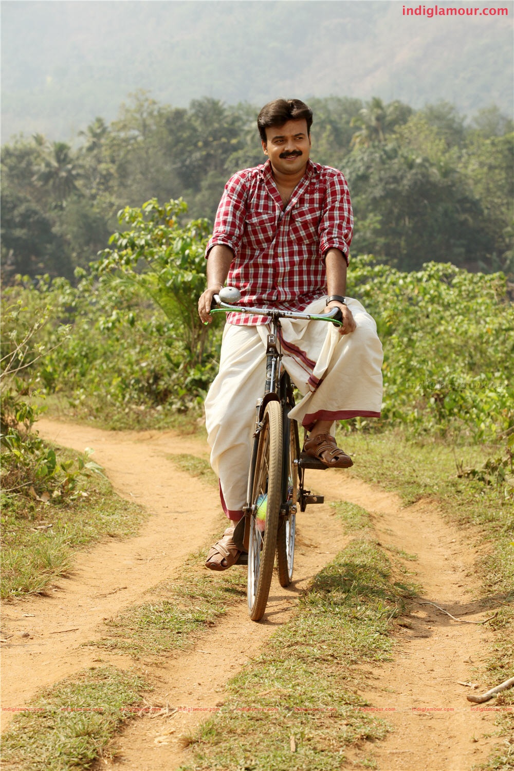 Oridathoru Postman Movie hd photo