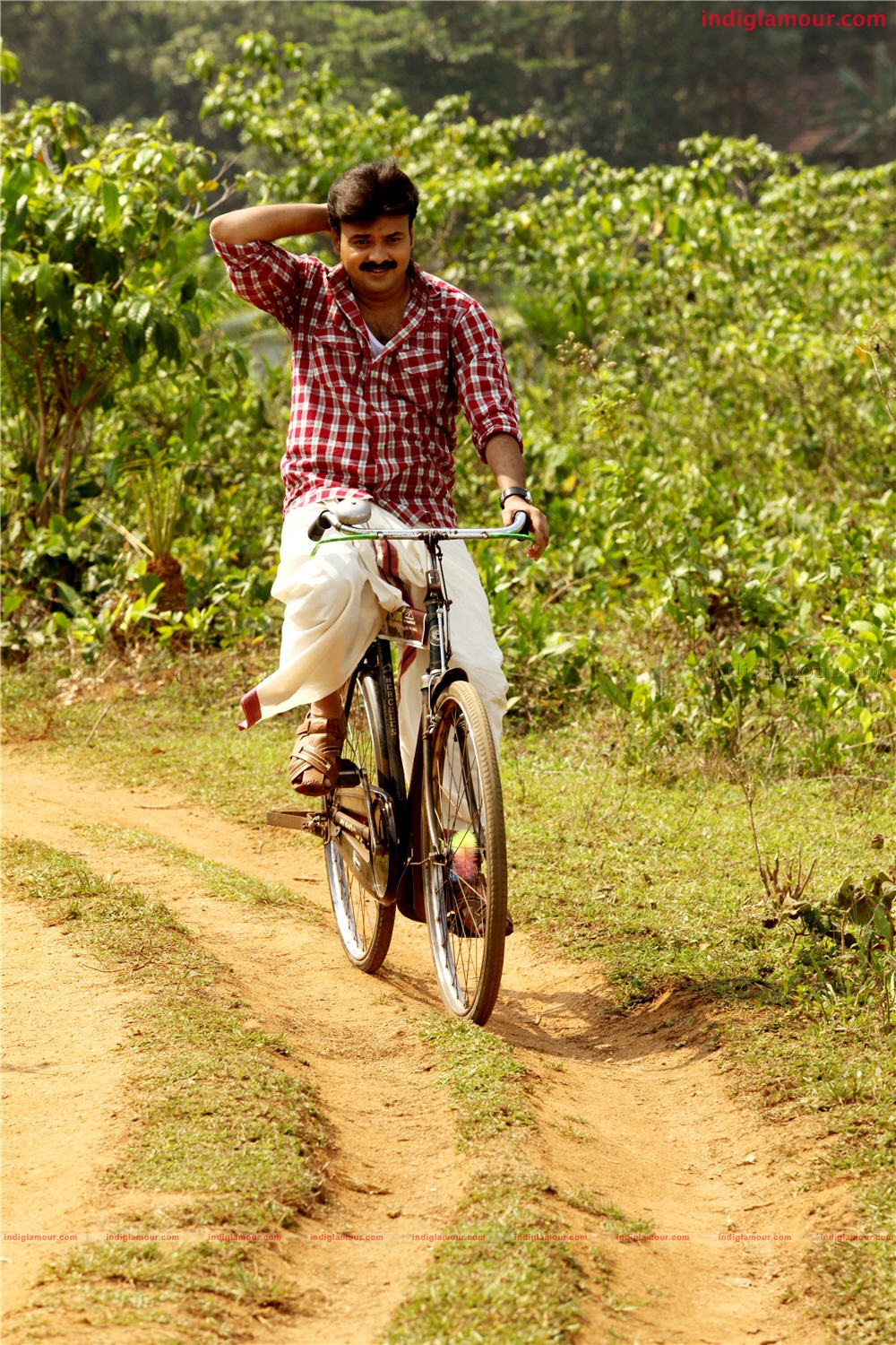 Oridathoru Postman Movie hd photo