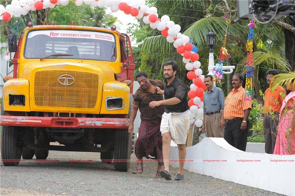 Thanthonni Movie hd photo