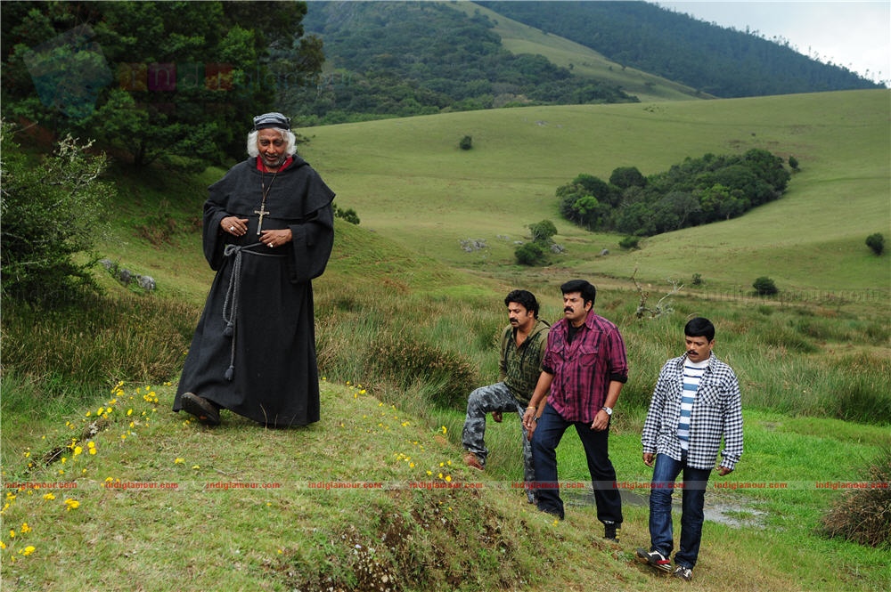 In Ghost House Inn Movie hd photo
