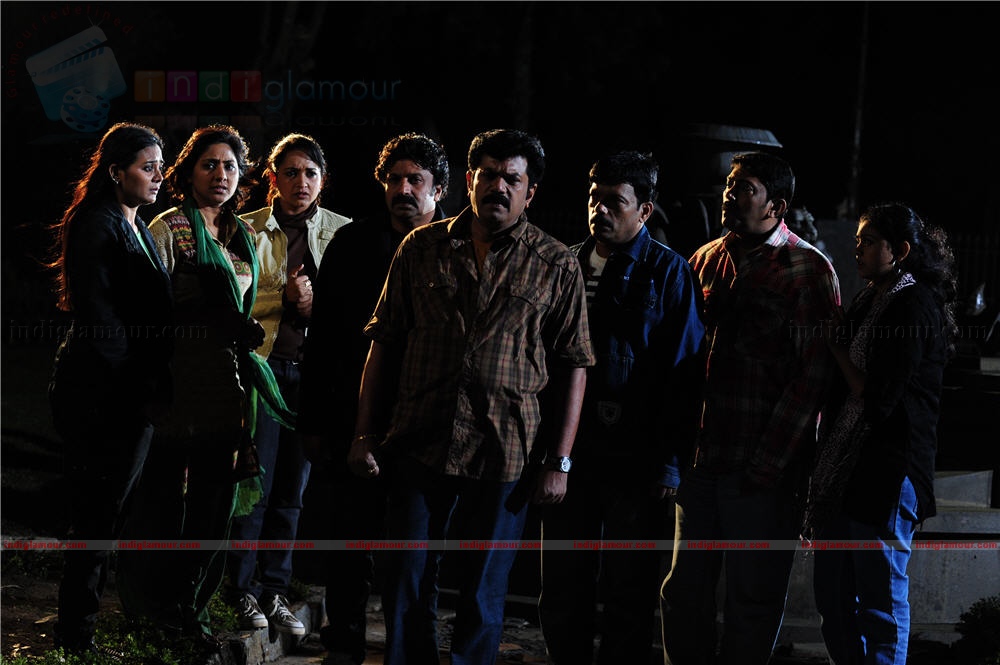 In Ghost House Inn Movie hd photo