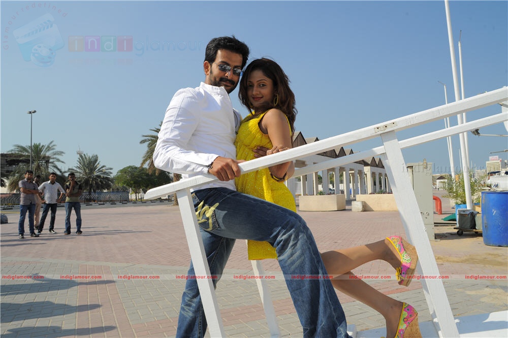 Thanthonni Movie hd photo