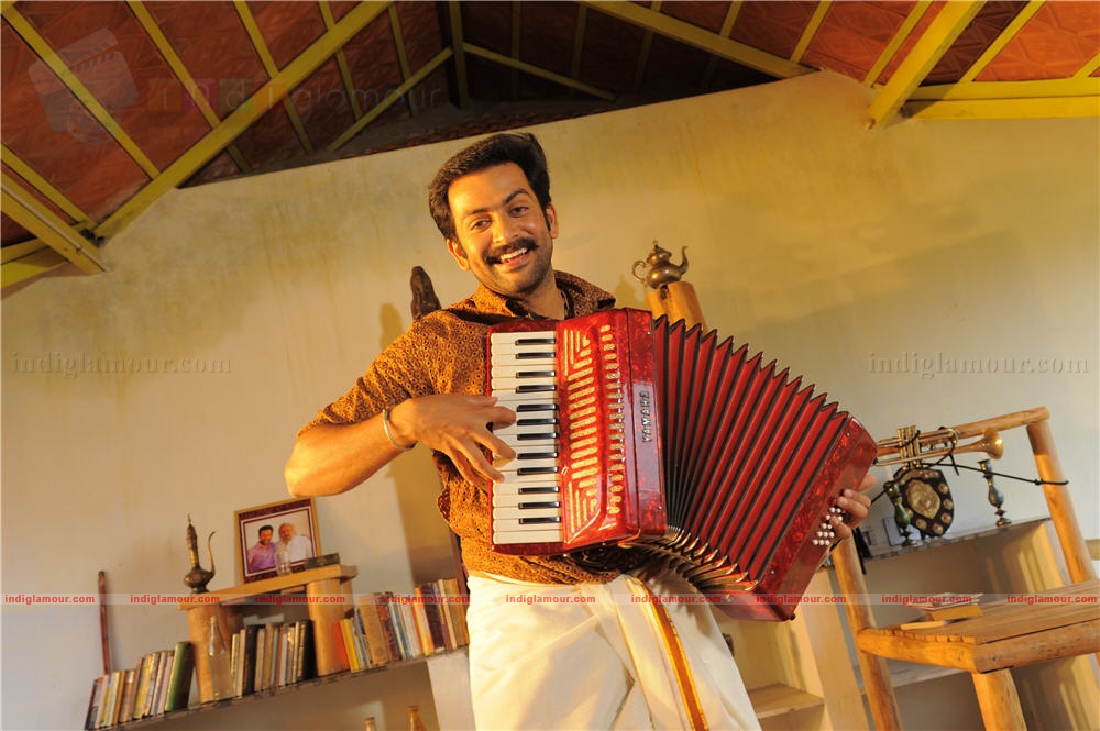 Thanthonni Movie hd photo
