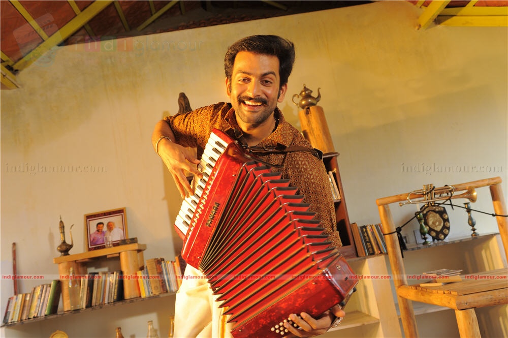 Thanthonni Movie hd photo