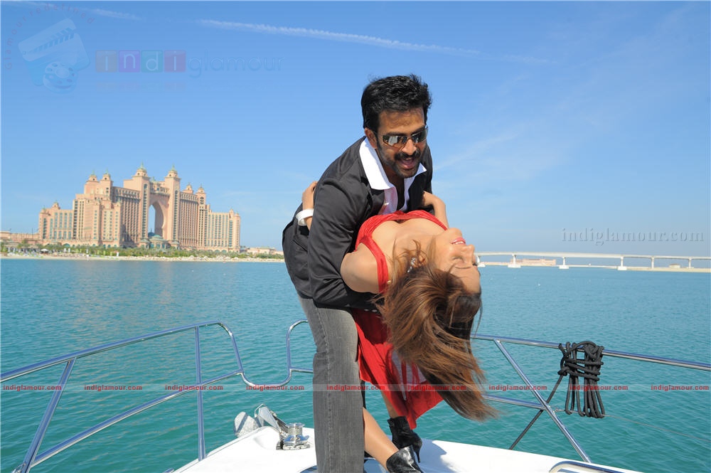 Thanthonni Movie hd photo