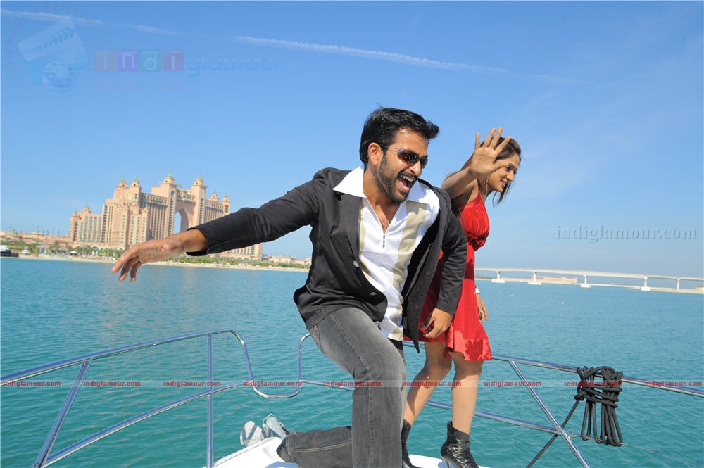 Thanthonni Movie hd photo