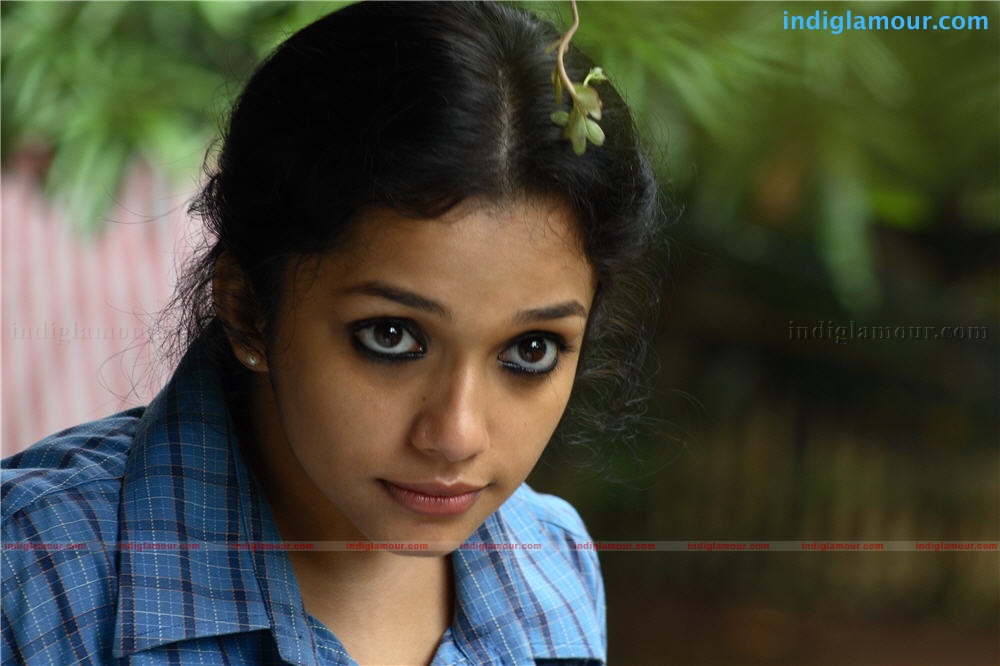 Elsamma Enna Aankutty Movie hd photo
