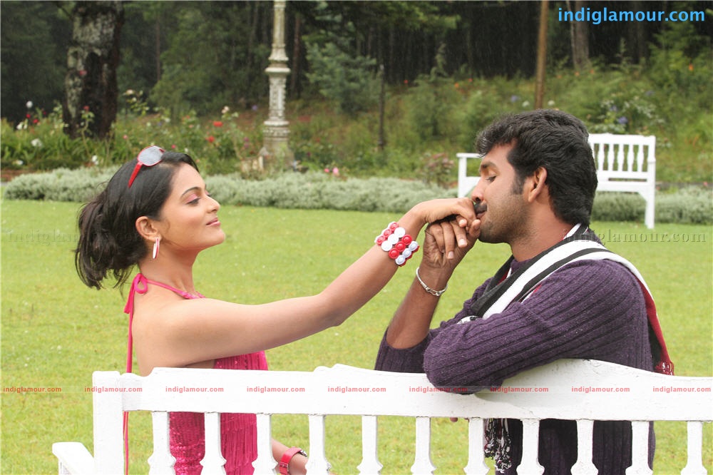 Penpattanam Movie hd photo