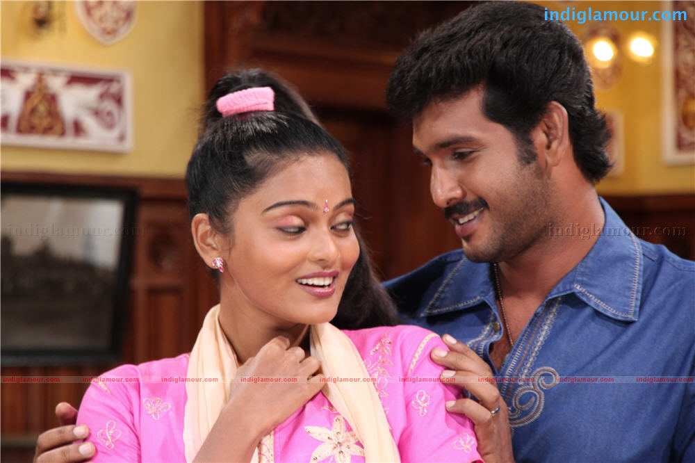 Penpattanam Movie hd photo