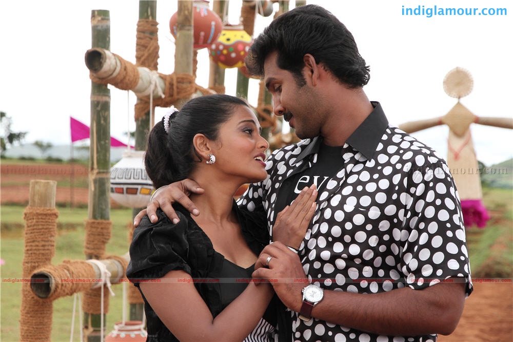 Penpattanam Movie hd photo